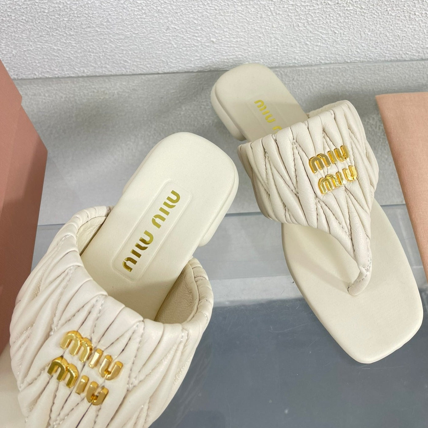 Flip-Flops Cream Leather Stylized - 35