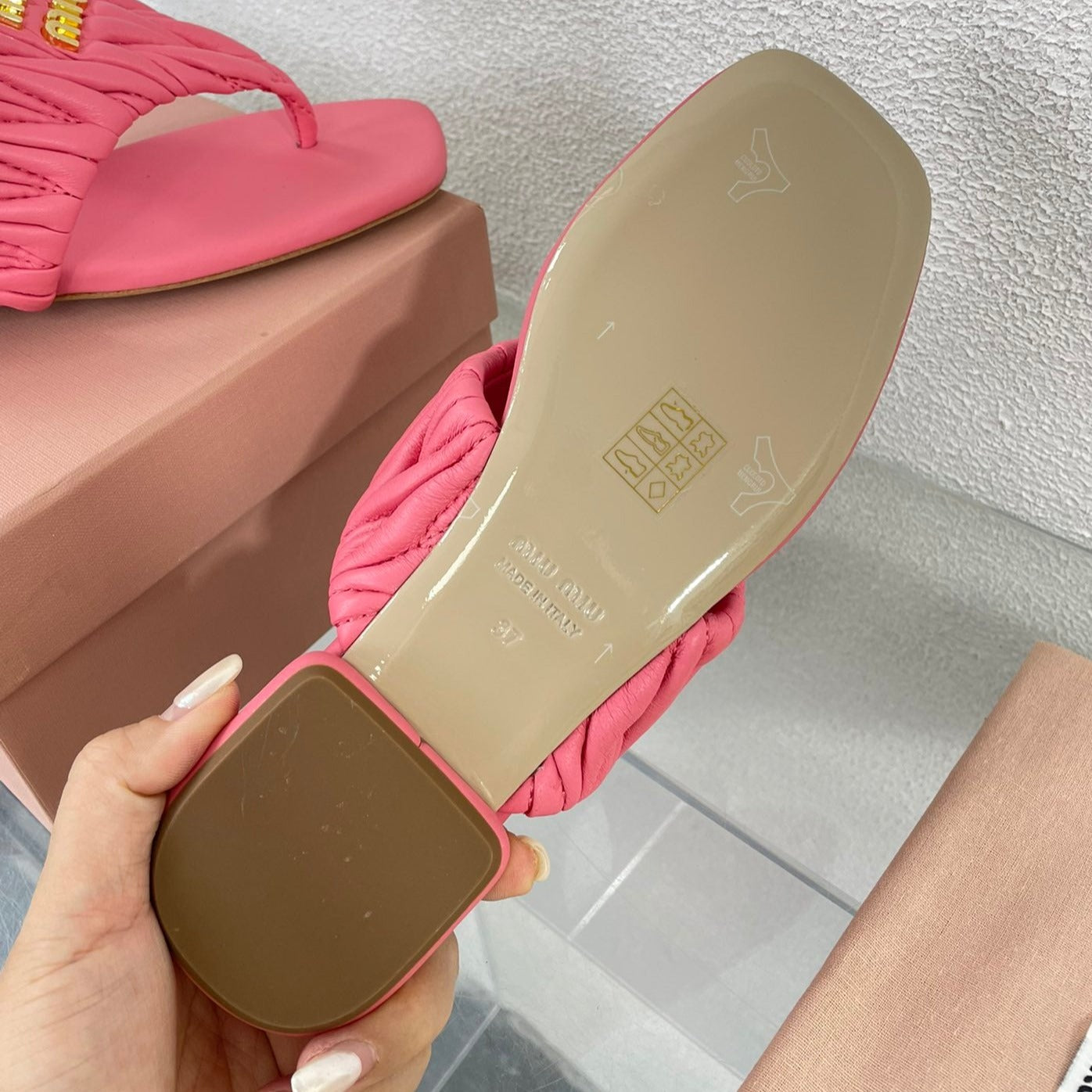 Flip-Flops Rose Leather Stylized - 35