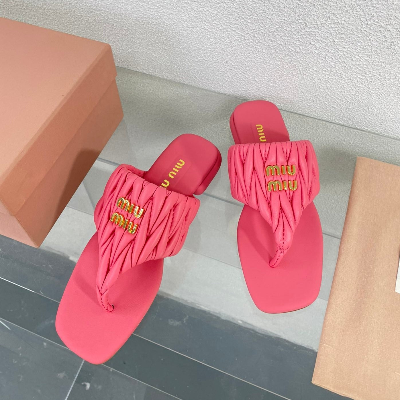 Flip-Flops Rose Leather Stylized - 35