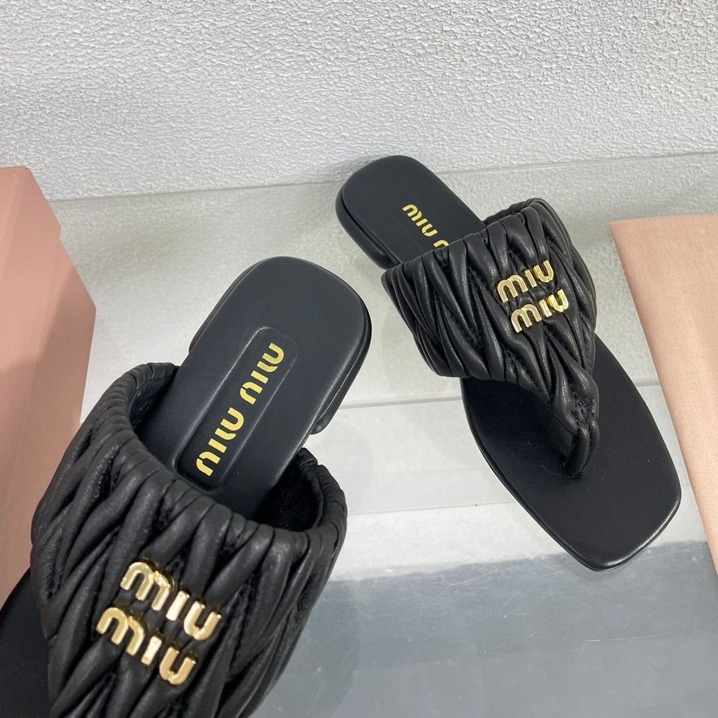 Flip-Flops Black Color Leather Stylized - 35