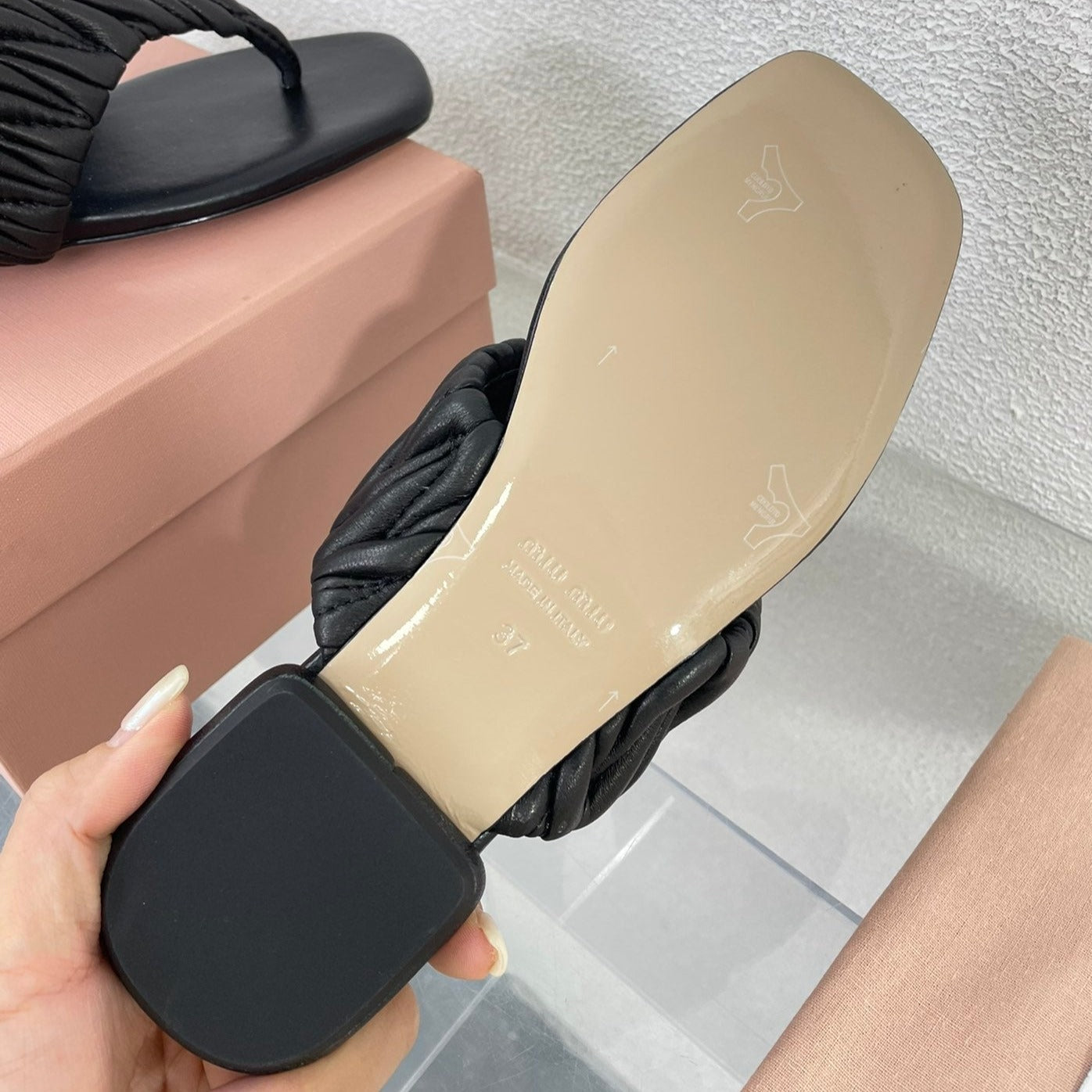 Flip-Flops Black Color Leather Stylized - 35