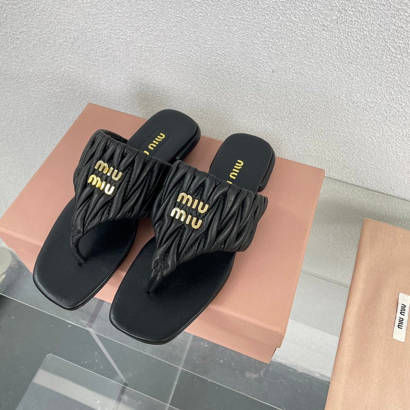 Flip-Flops Black Color Leather Stylized - 35