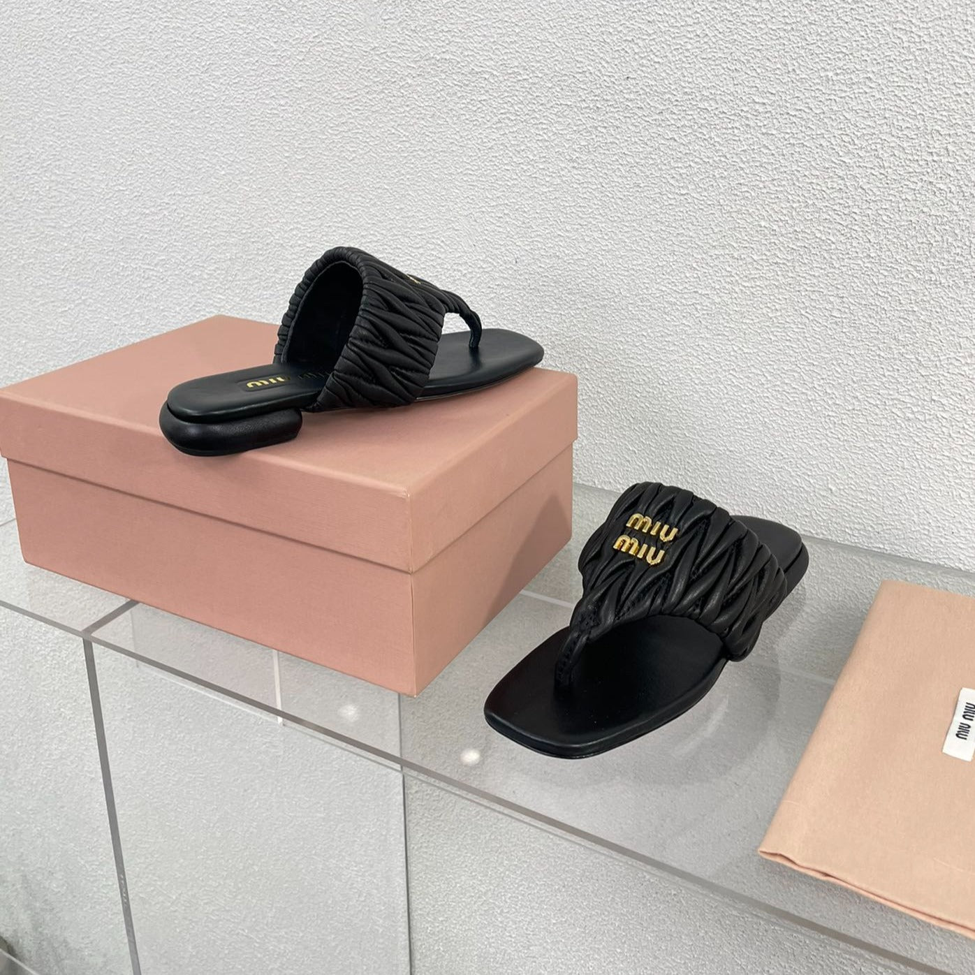 Flip-Flops Black Color Leather Stylized - 35
