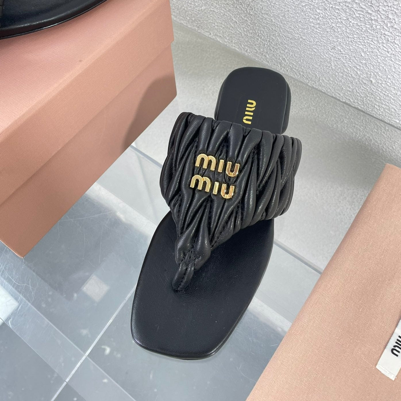 Flip-Flops Black Color Leather Stylized - 35