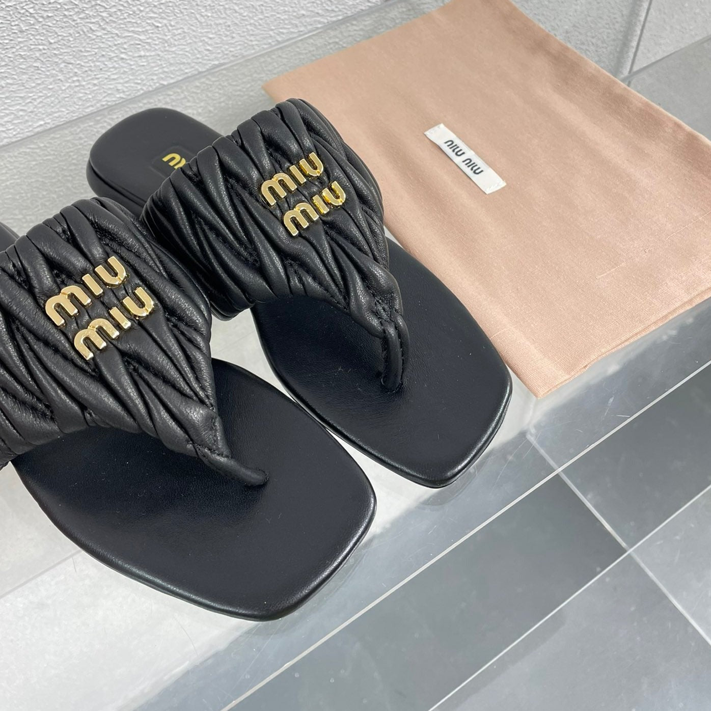Flip-Flops Black Color Leather Stylized - 35