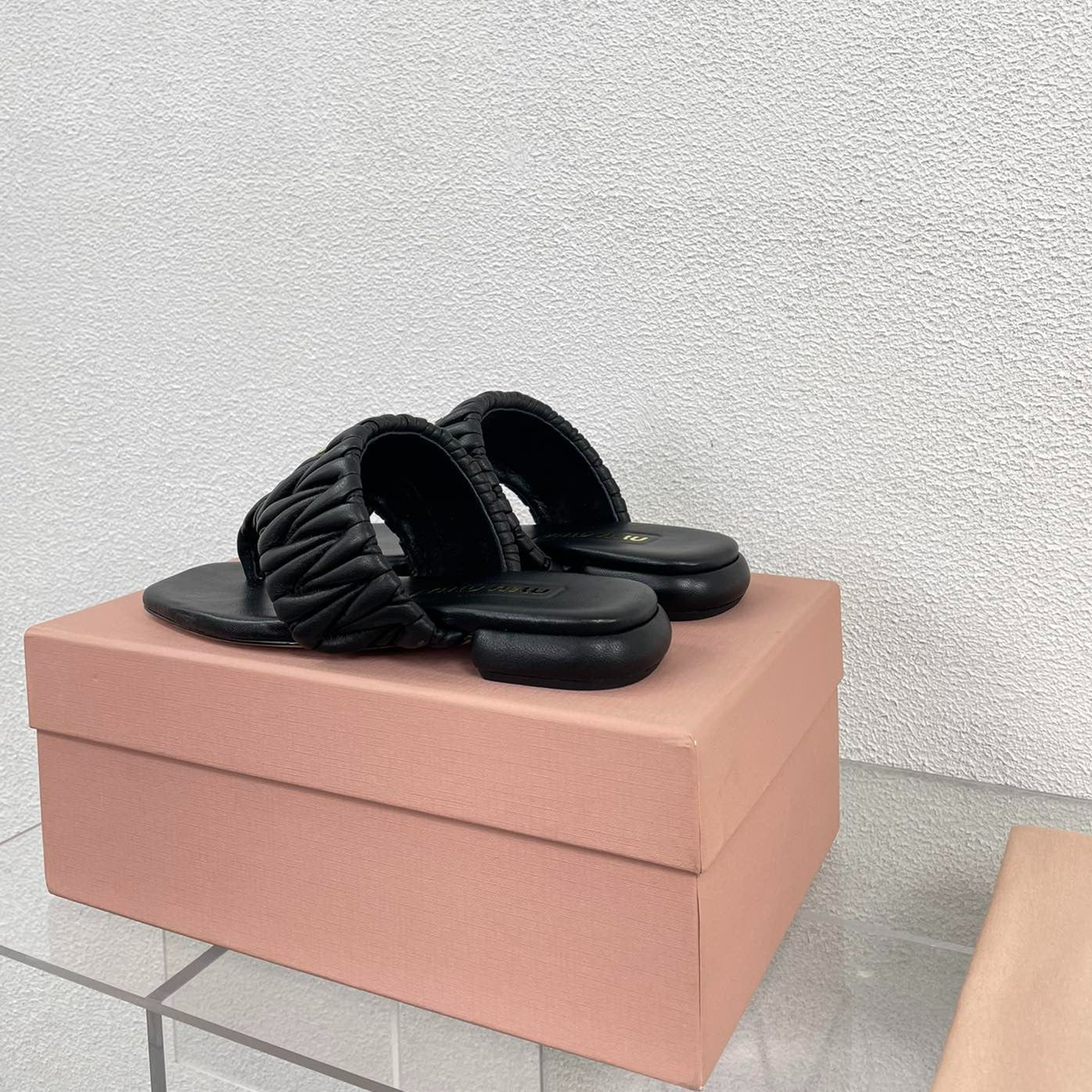 Flip-Flops Black Color Leather Stylized - 35