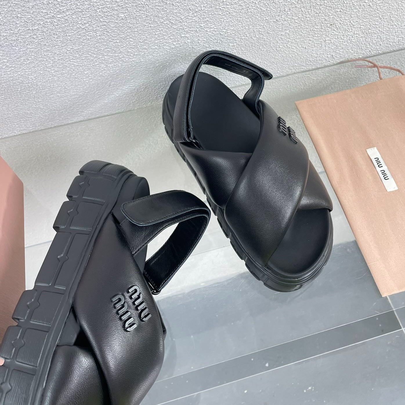 Thick-Soled Sandals Black Leather - 35