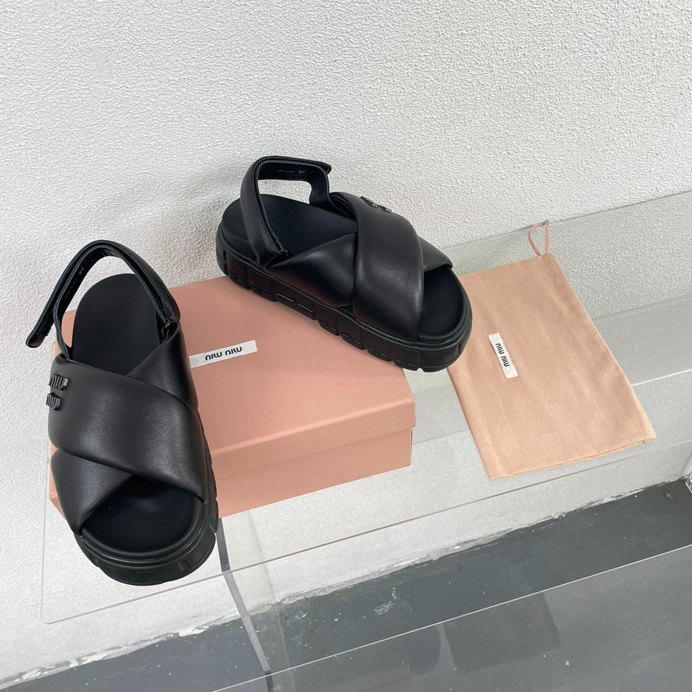 Thick-Soled Sandals Black Leather - 35