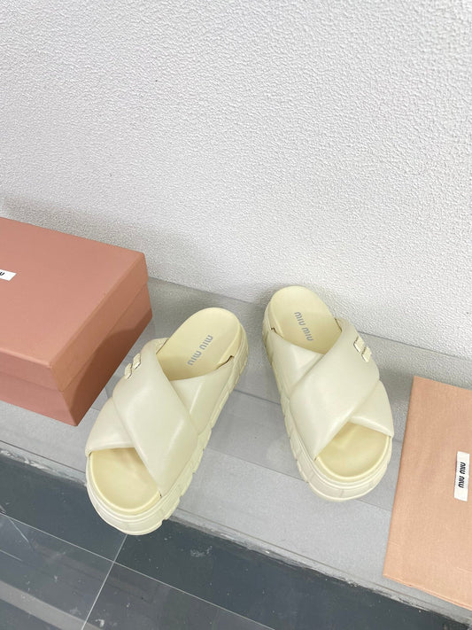 Cross Thick-Soled Light Cream Slippers - 35