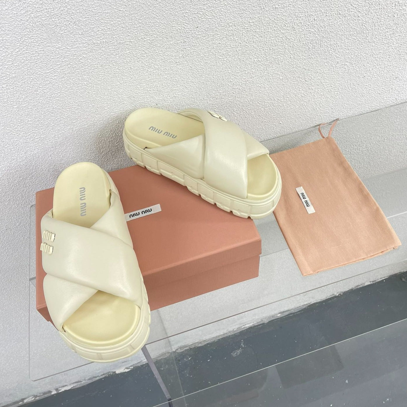 Cross Thick-Soled Light Cream Slippers - 35