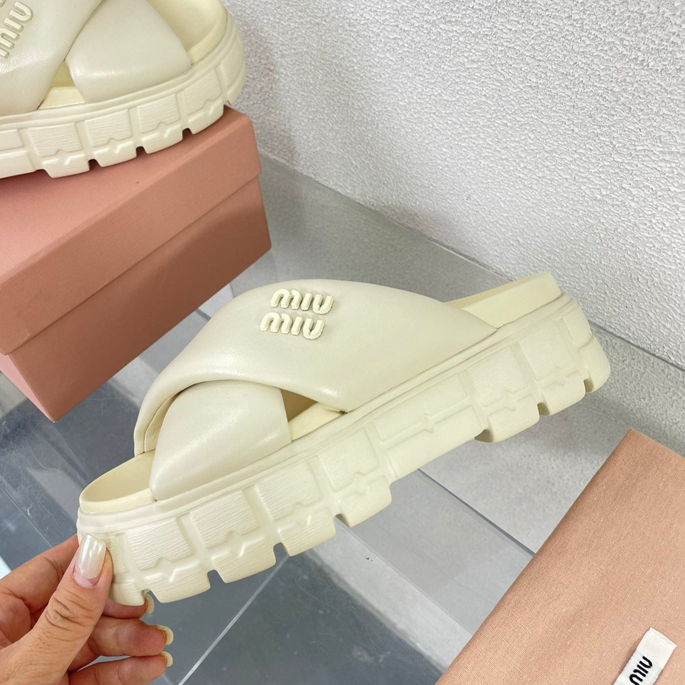 Cross Thick-Soled Light Cream Slippers - 35