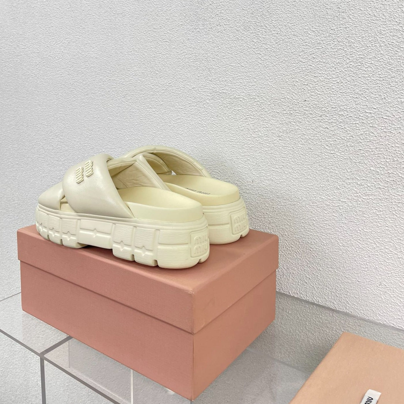 Cross Thick-Soled Light Cream Slippers - 35