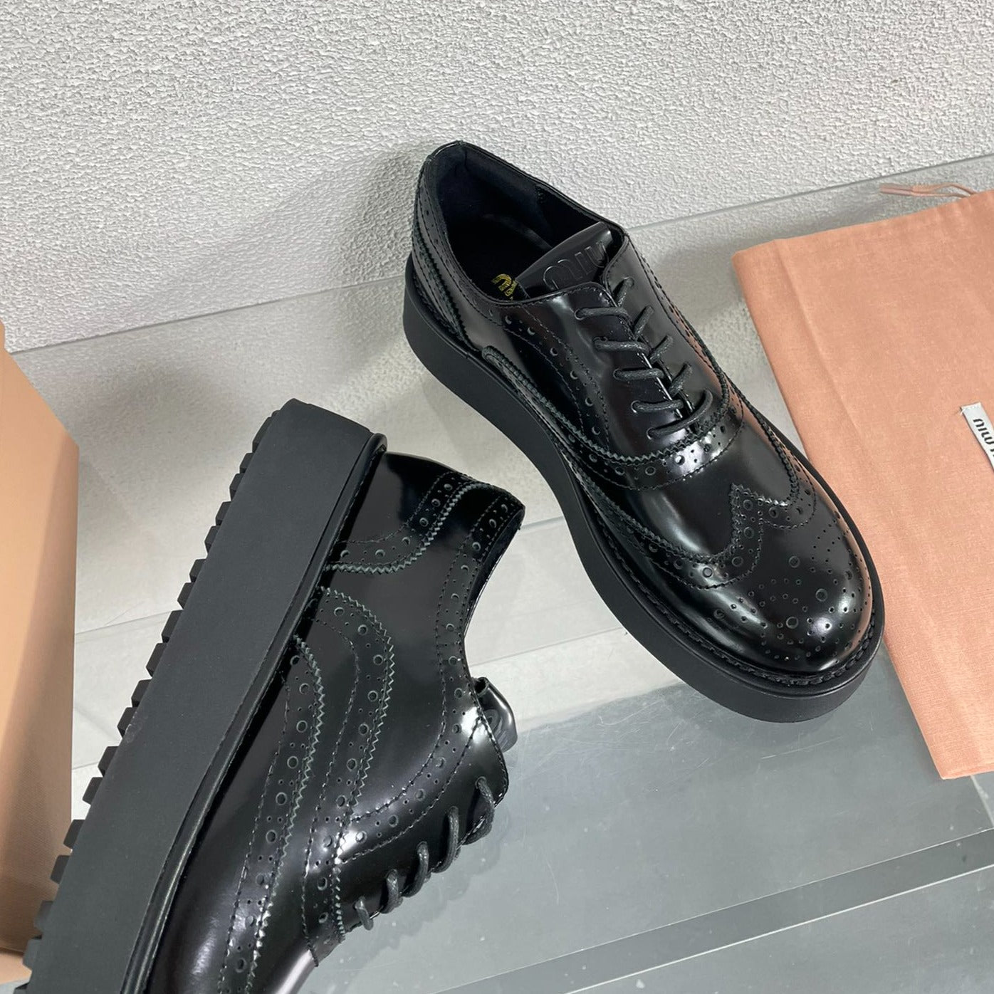 Baroque Thick-Soled Oxford Shoes With Laces Black Calfskin - 35