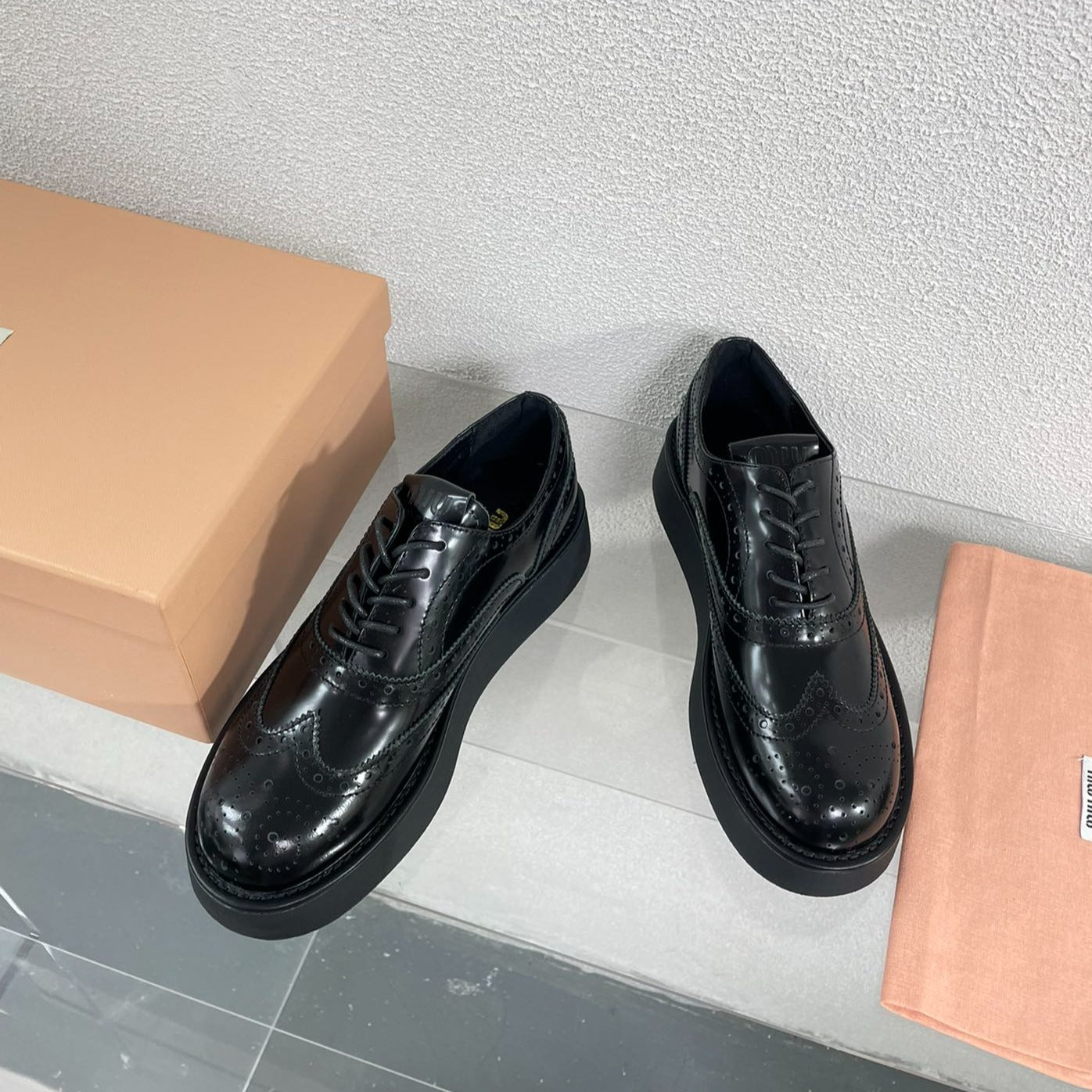 Baroque Thick-Soled Oxford Shoes With Laces Black Calfskin - 35