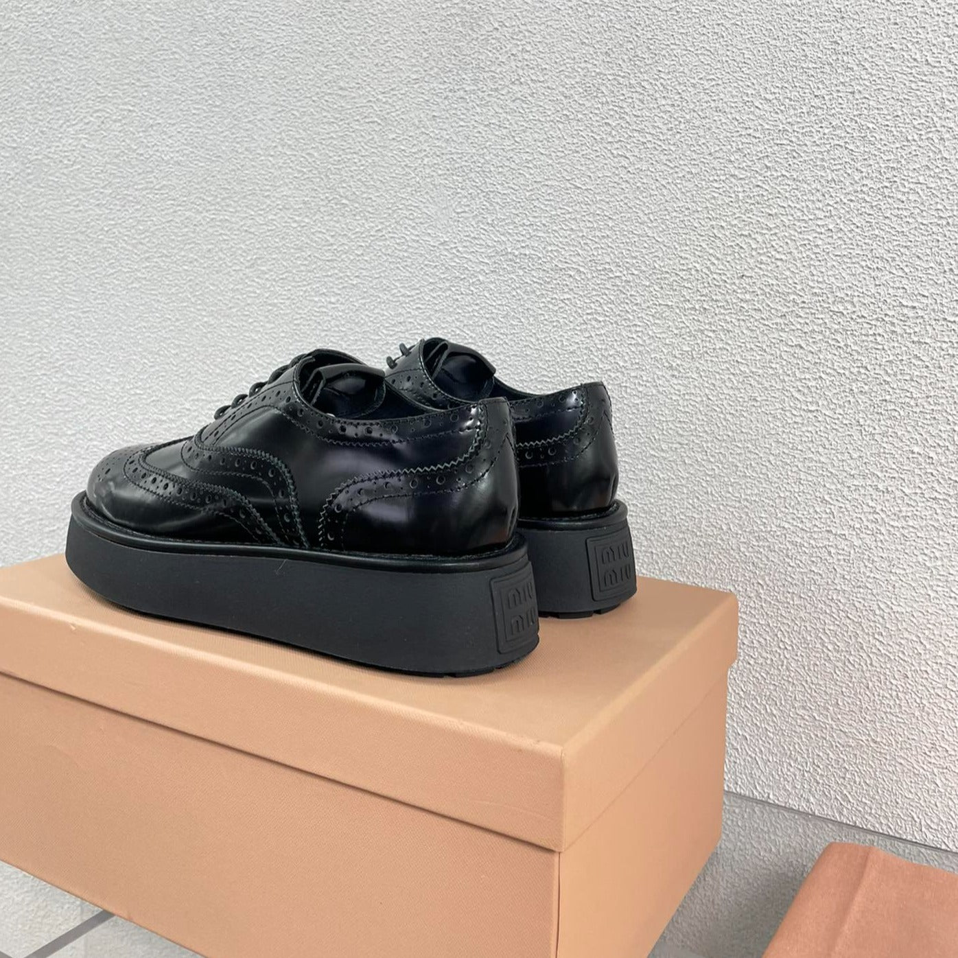 Baroque Thick-Soled Oxford Shoes With Laces Black Calfskin - 35