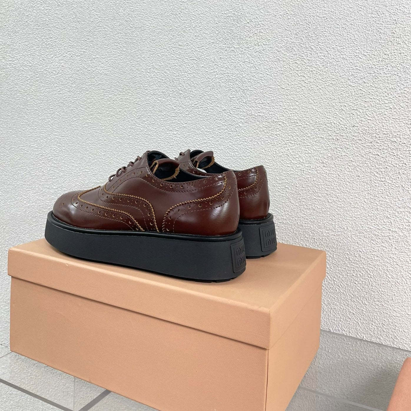 Baroque Thick-Soled Oxford Shoes With Laces Walnut Calfskin - 35