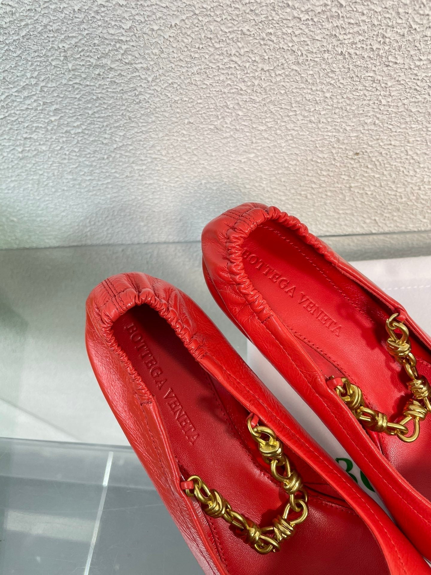 SHARP CHAIN PUMP 6 CM IN RUBY RED CALFSKIN - 34