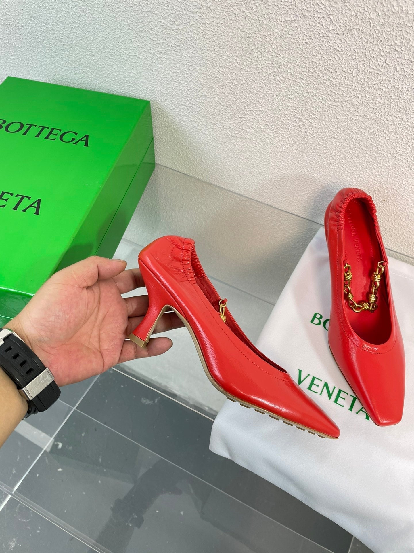 SHARP CHAIN PUMP 6 CM IN RUBY RED CALFSKIN - 34