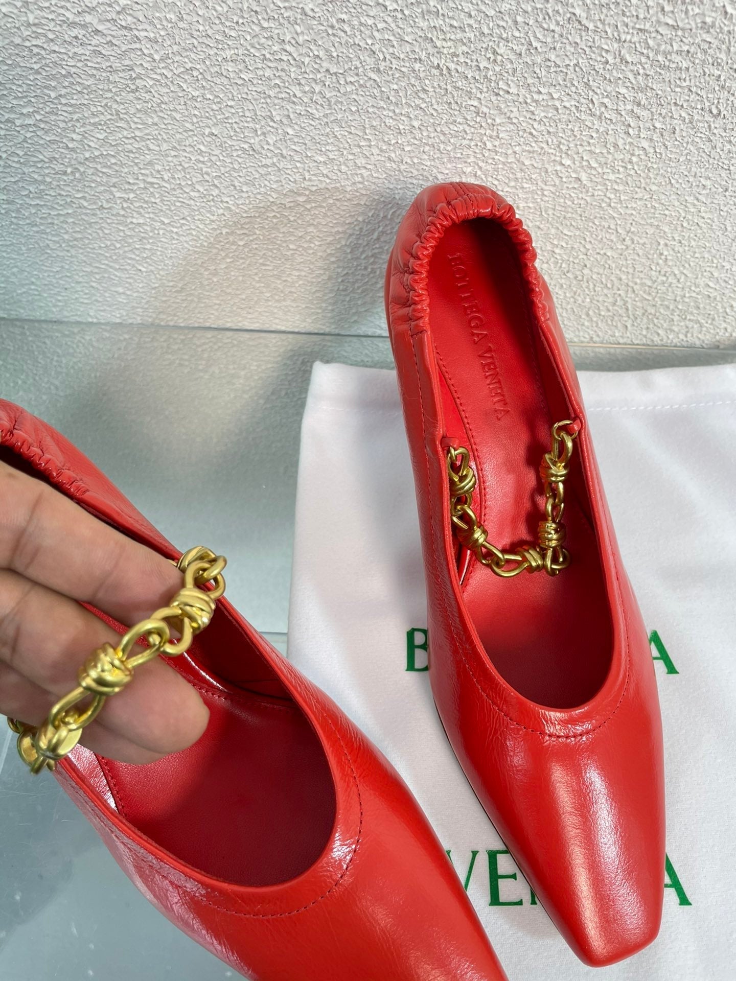 SHARP CHAIN PUMP 6 CM IN RUBY RED CALFSKIN - 34