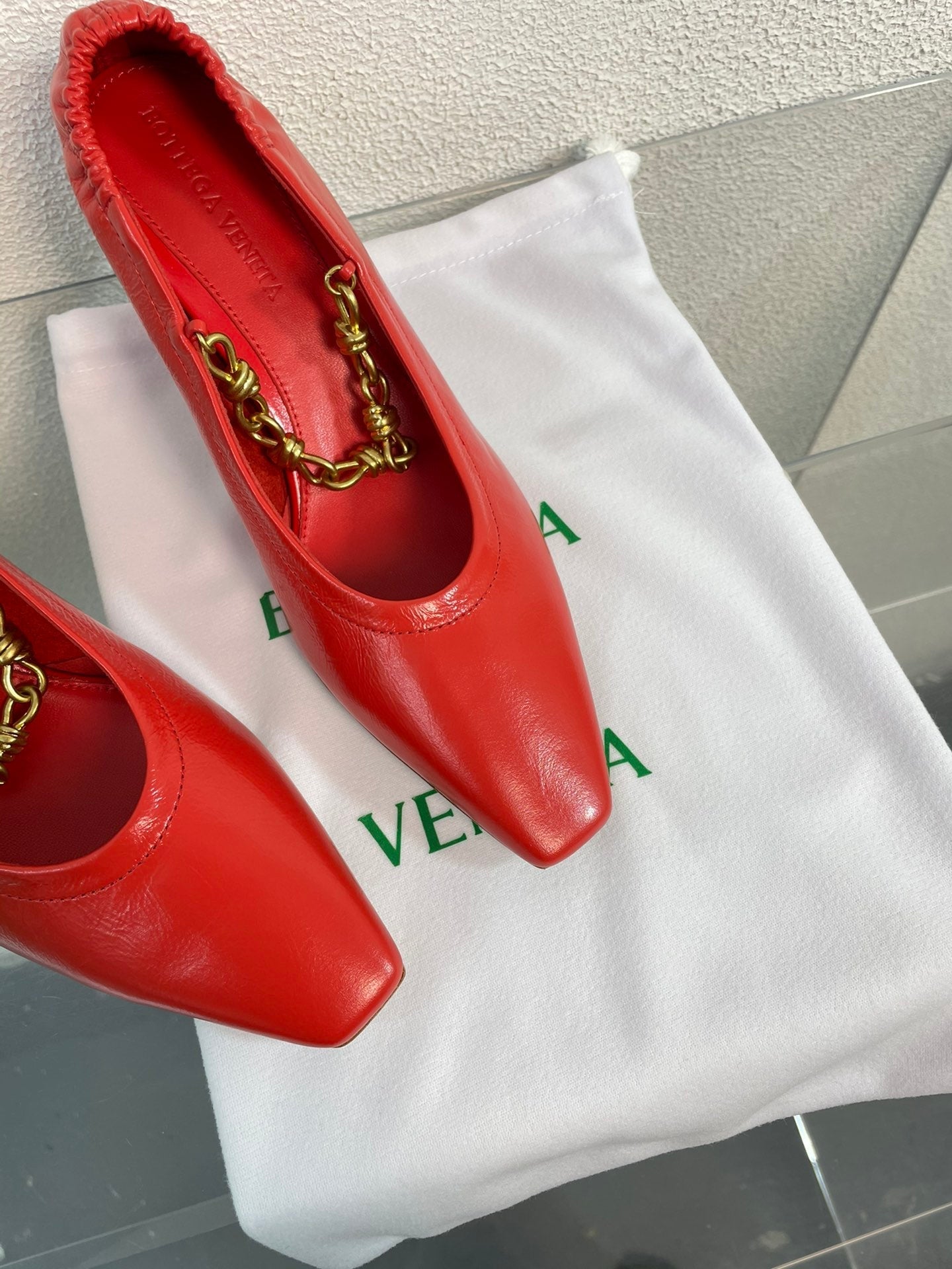 SHARP CHAIN PUMP 6 CM IN RUBY RED CALFSKIN - 34