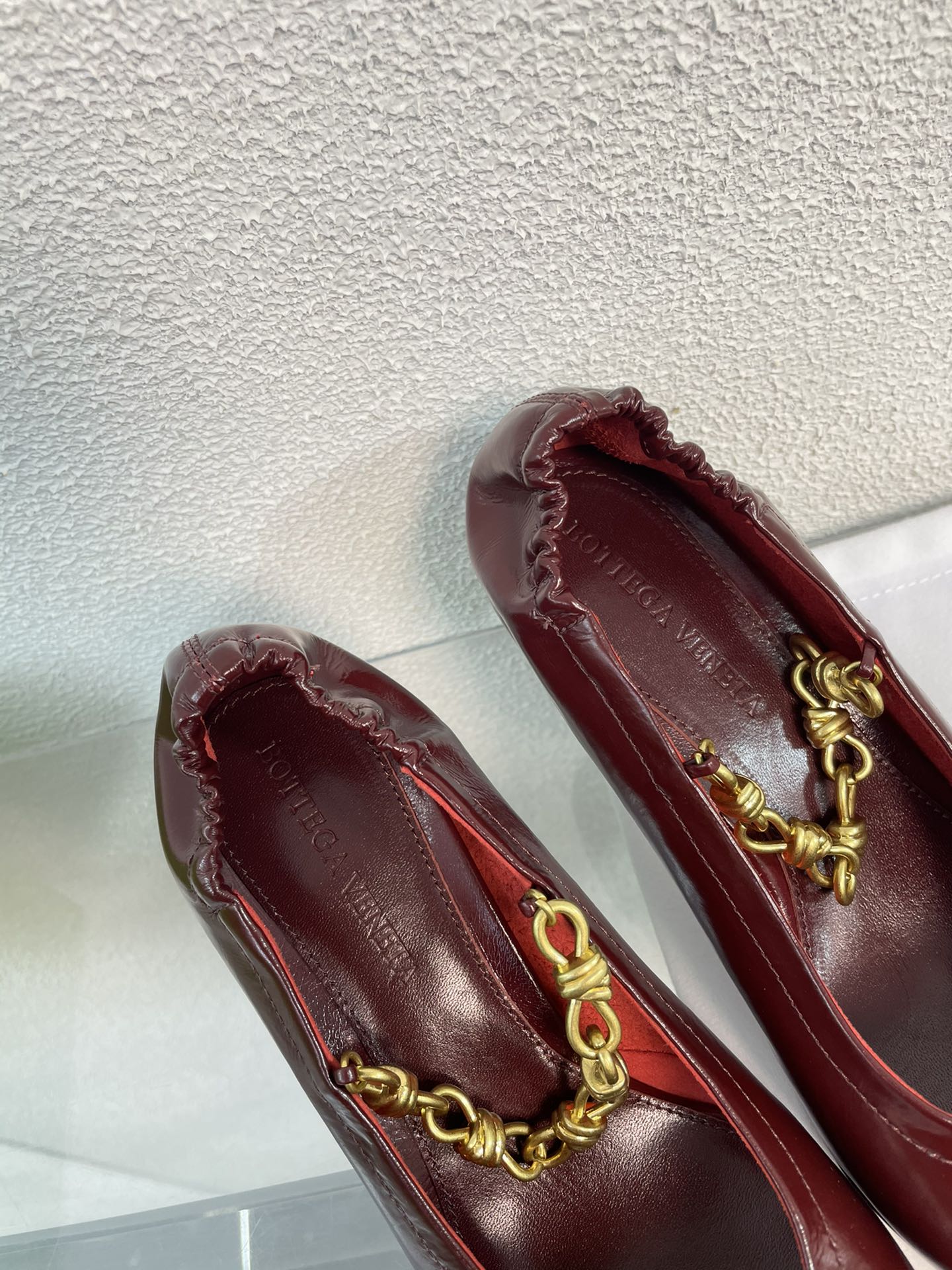 SHARP CHAIN PUMP 6 CM IN MAHOGANY RED CALFSKIN - 34