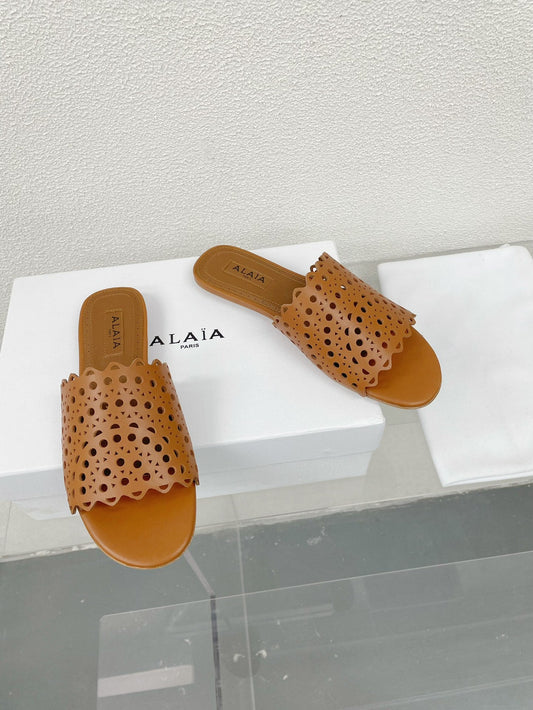 ALAIA VIENNE FLAT MULES IN CHOCOLATE BROWN LAMBSKIN - 34