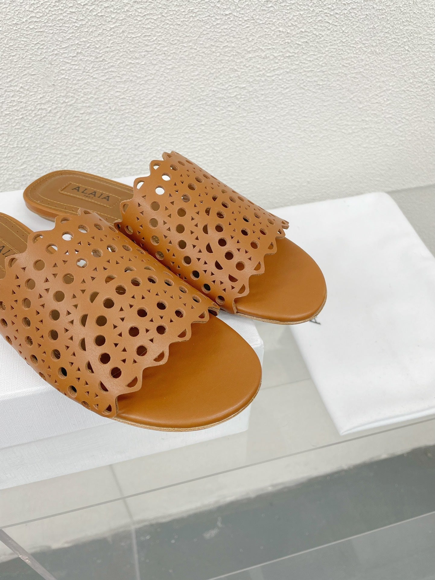 ALAIA VIENNE FLAT MULES IN CHOCOLATE BROWN LAMBSKIN - 34