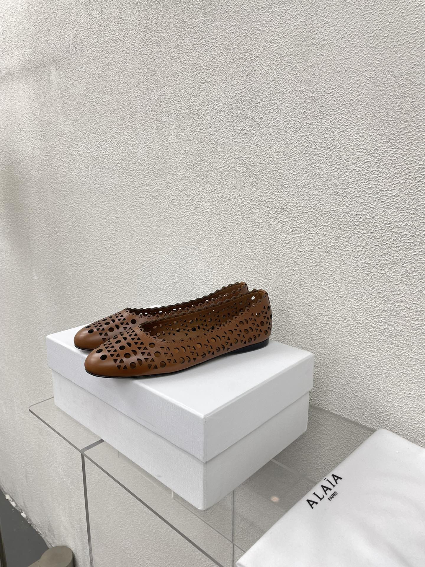 ALAIA BALLET FLAT IN CARAMEL BROWN MESH LAMBSKIN - 34