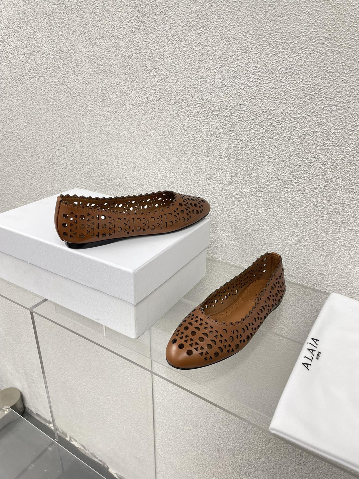 ALAIA BALLET FLAT IN CARAMEL BROWN MESH LAMBSKIN - 34