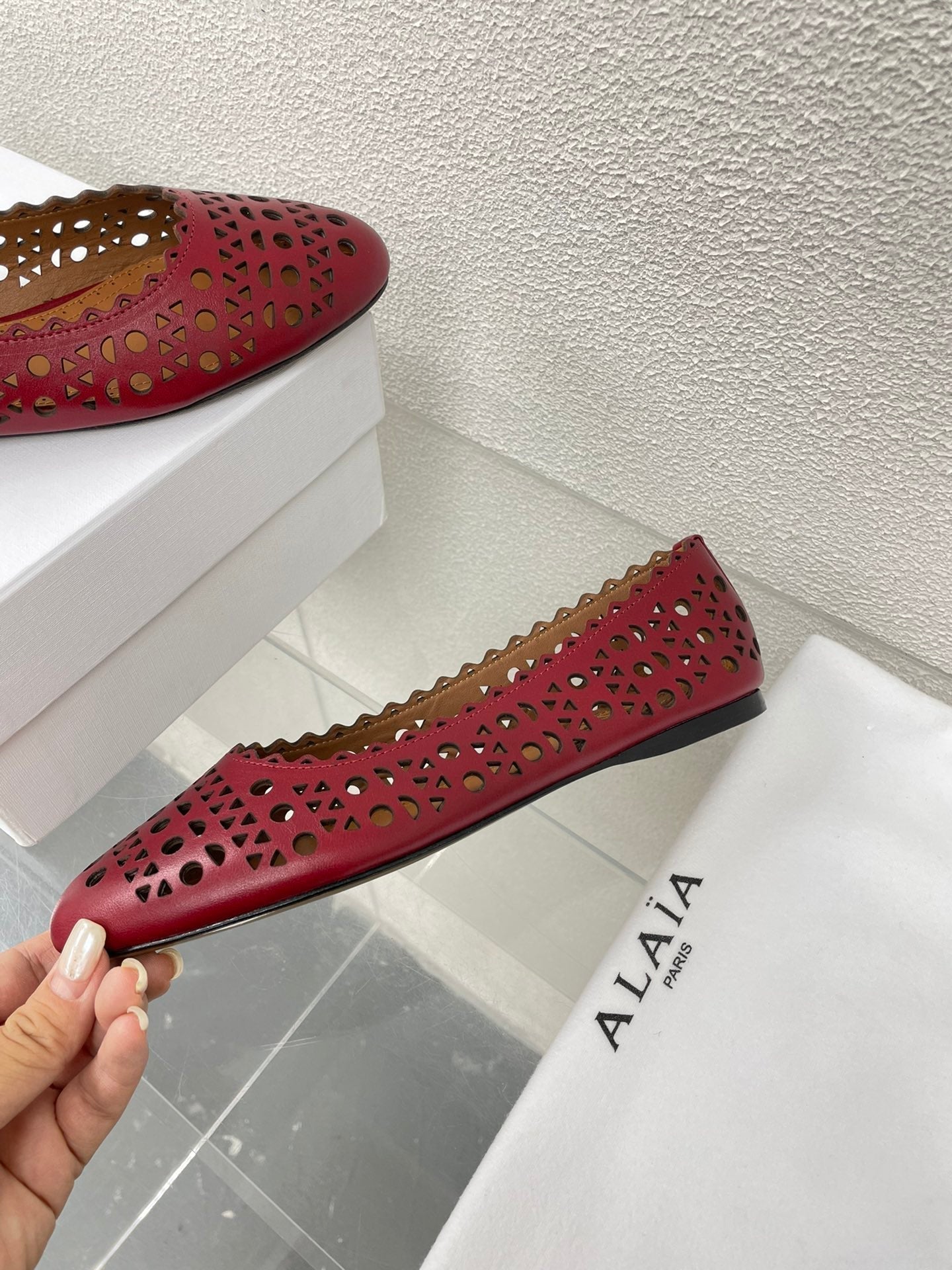ALAIA BALLET FLAT IN BURGUNDY RED MESH LAMBSKIN - 34