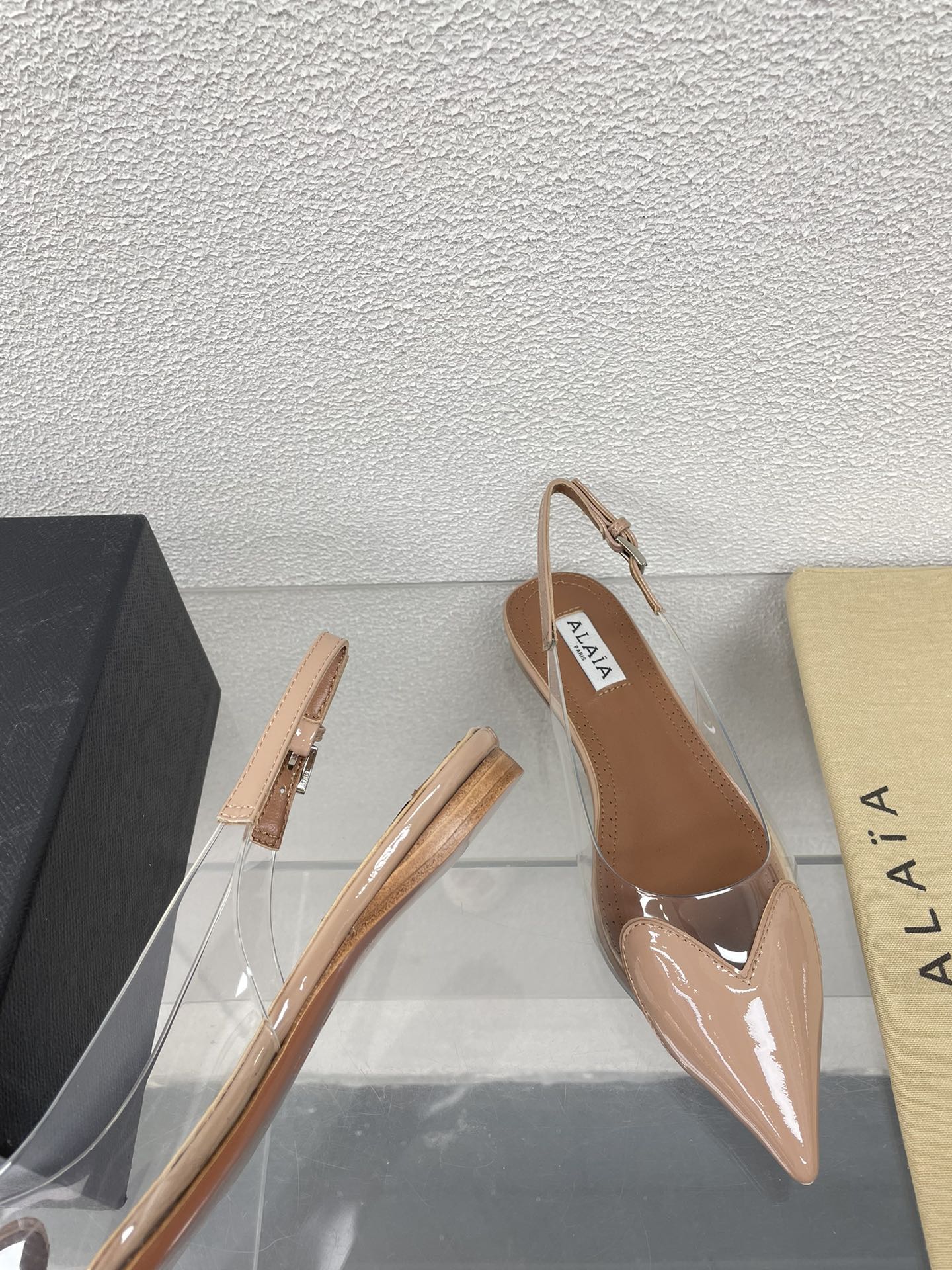 ALAIA LE COEUR FLAT SLINGBACKS IN BEIGE PATENT LAMBSKIN - 34