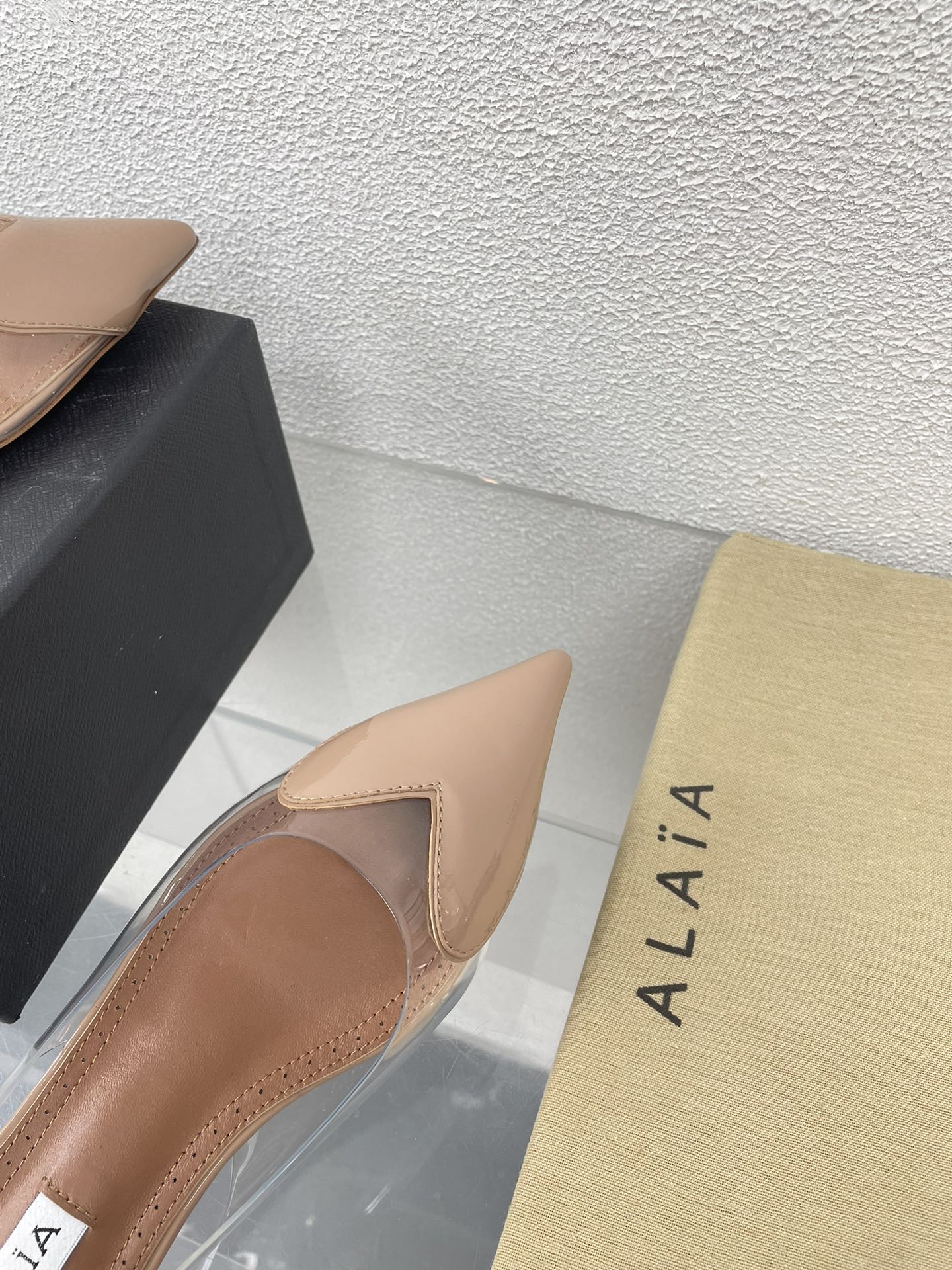 ALAIA LE COEUR FLAT SLINGBACKS IN BEIGE PATENT LAMBSKIN - 34