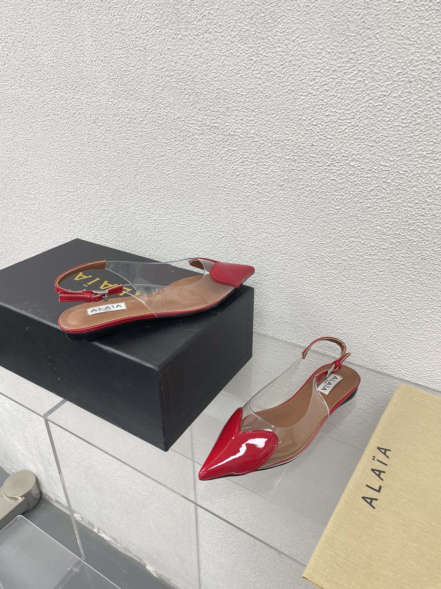 ALAIA LE COEUR FLAT SLINGBACKS IN CHERRY RED PATENT LAMBSKIN - 34