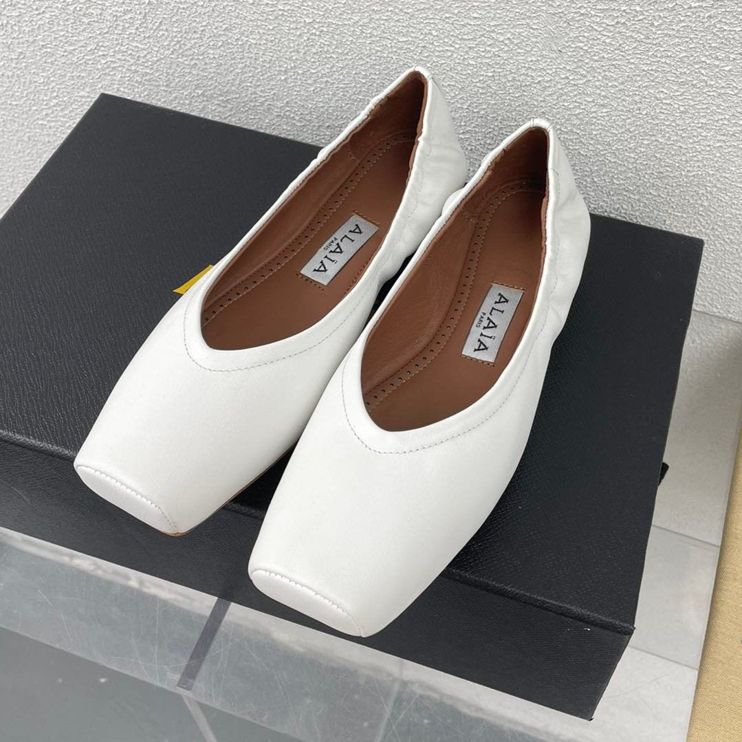 ALAIA BALLET FLATS IN WHITE CALFSKIN - 34