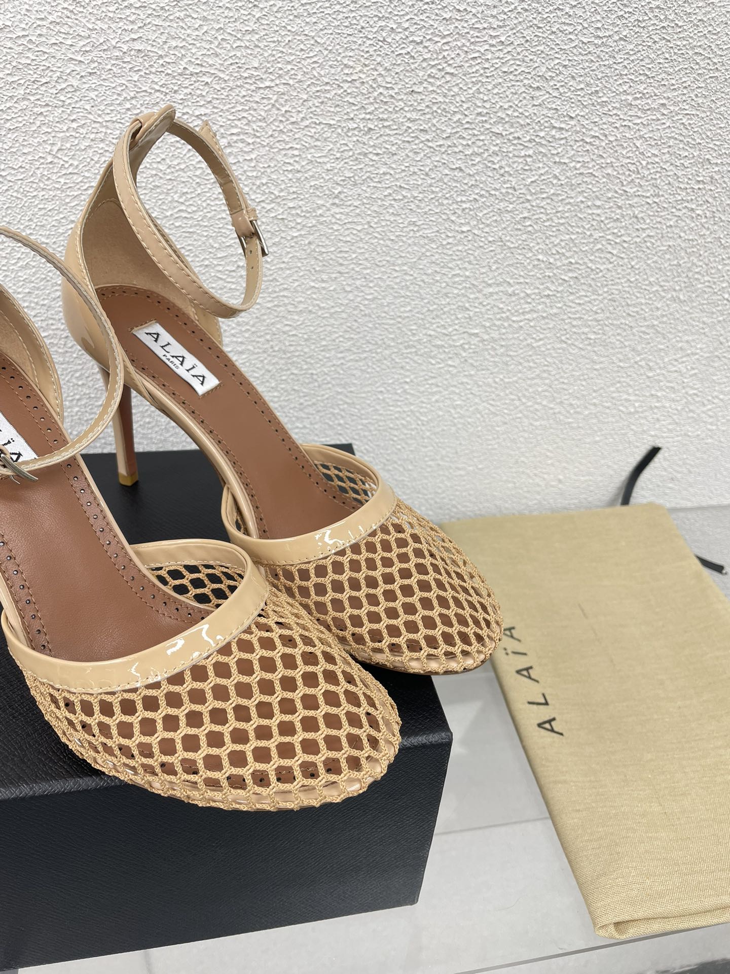 ALAIA HIGH FISHNET 9 CM PUMPS IN EGG NOG MESH - 34