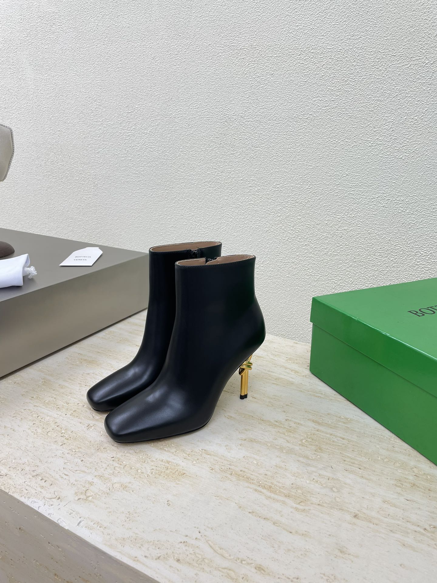 KNOT ANKLE BOOT IN BLACK CALFSKIN WITH GOLD METAL HEEL 9 CM - 34