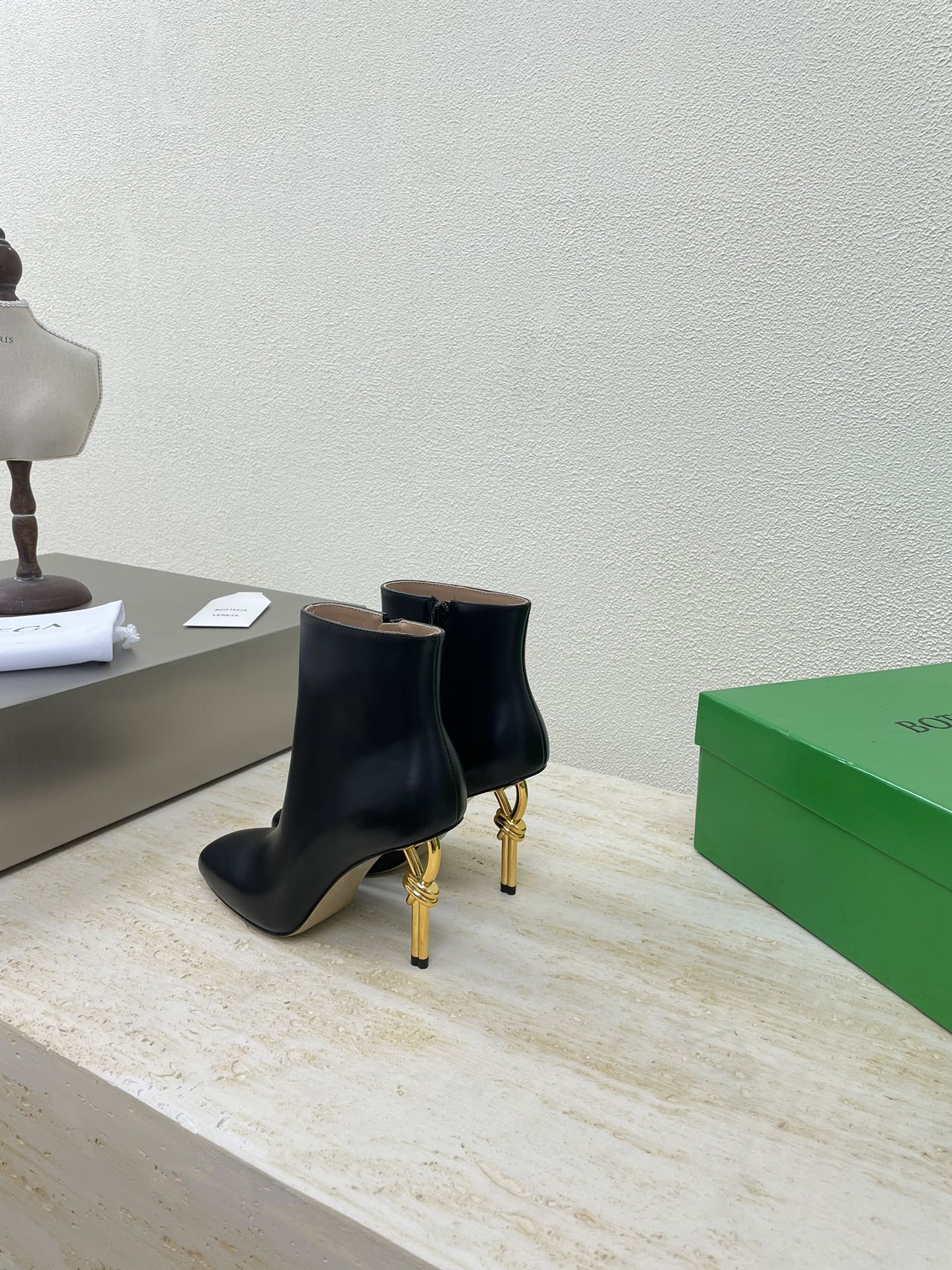 KNOT ANKLE BOOT IN BLACK CALFSKIN WITH GOLD METAL HEEL 9 CM - 34