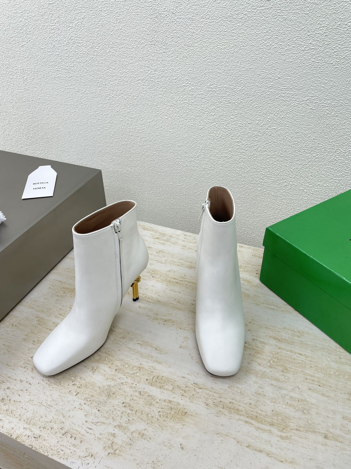 KNOT ANKLE BOOT IN WHITE CALFSKIN WITH GOLD METAL HEEL 9 CM - 34