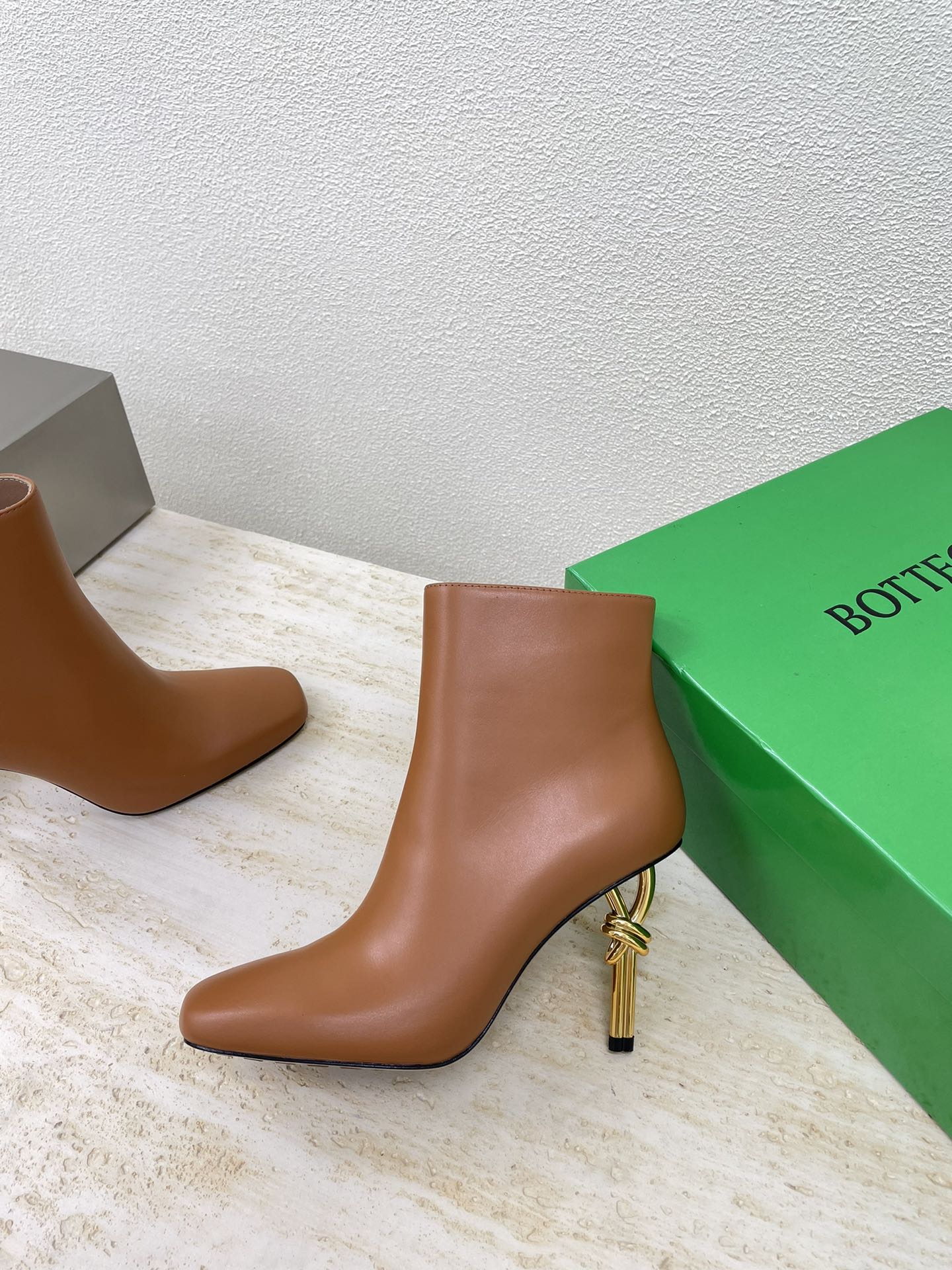KNOT ANKLE BOOT IN BRONZE BROWN CALFSKIN WITH GOLD METAL HEEL 9 CM - 34