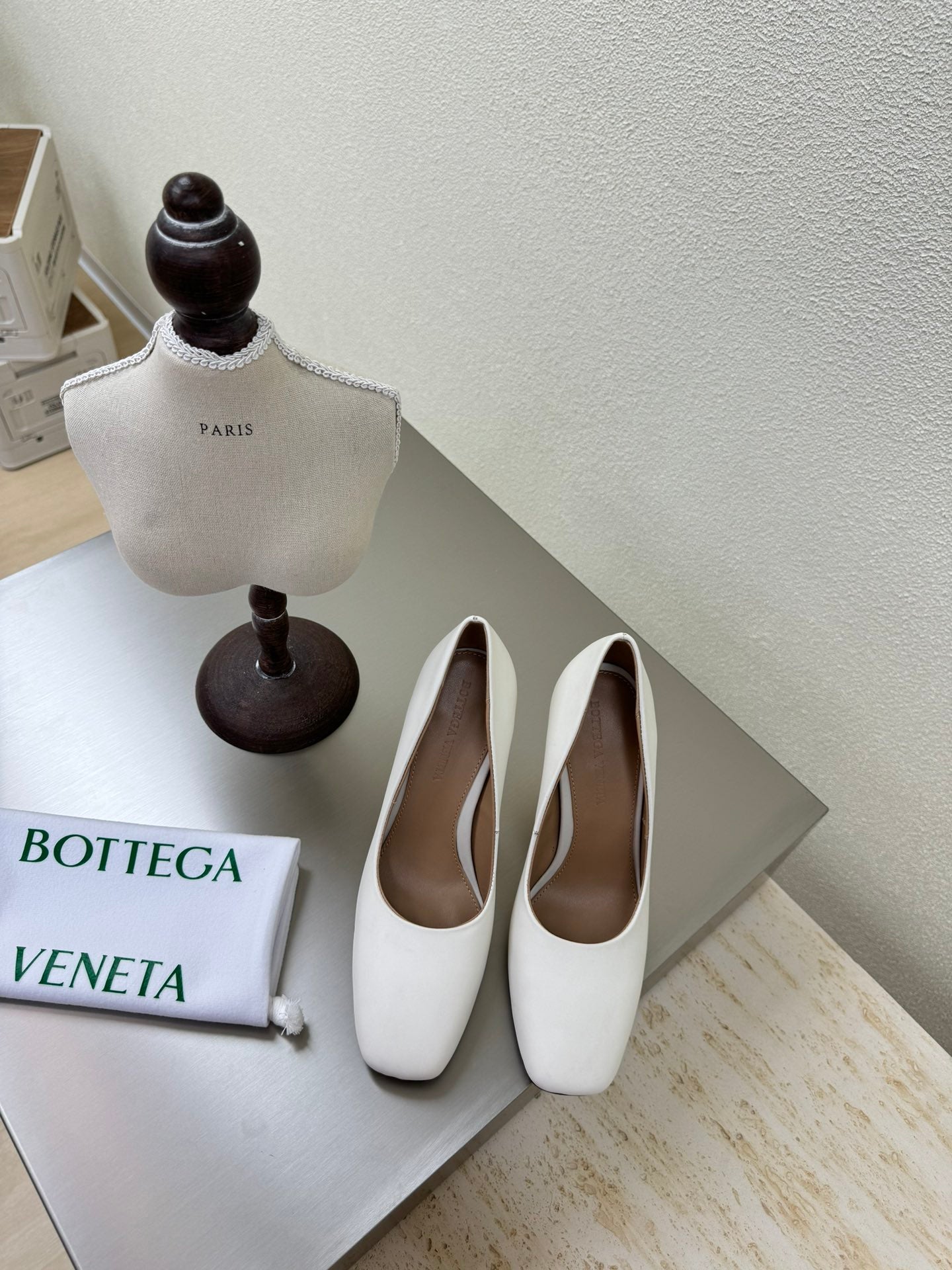 KNOT HIGH PUMP IN WHITE AND GOLD METAL HEEL 9 CM - 34