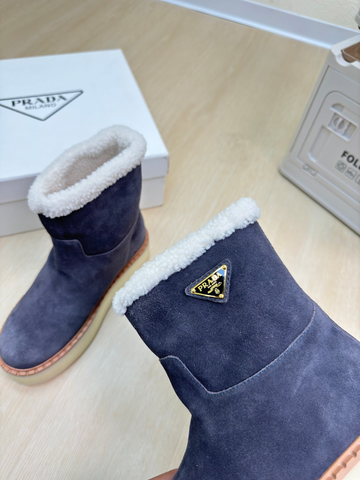 SUEDE BOOTS SLATE GRAY WITH SHEARLING LINING AND RUBBER FLATFORM SOLE - 35