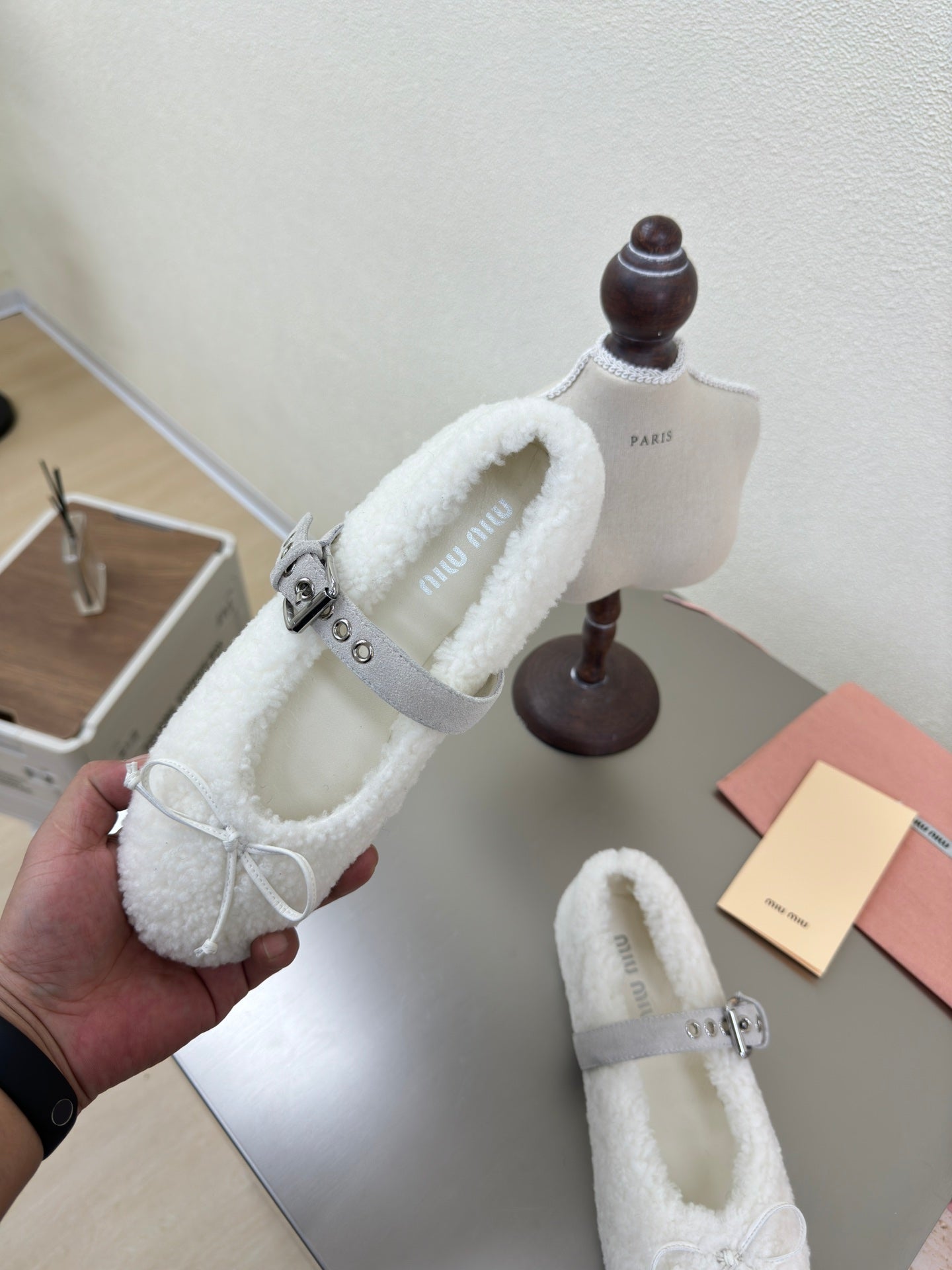 SHEARLING BALLET FLAT WHITE WITH SUEDE STRAP - 35