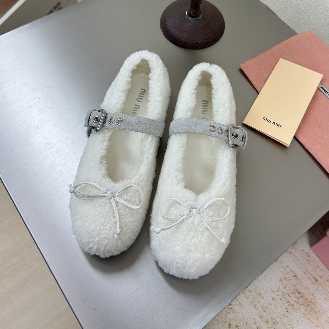 SHEARLING BALLET FLAT WHITE WITH SUEDE STRAP - 35