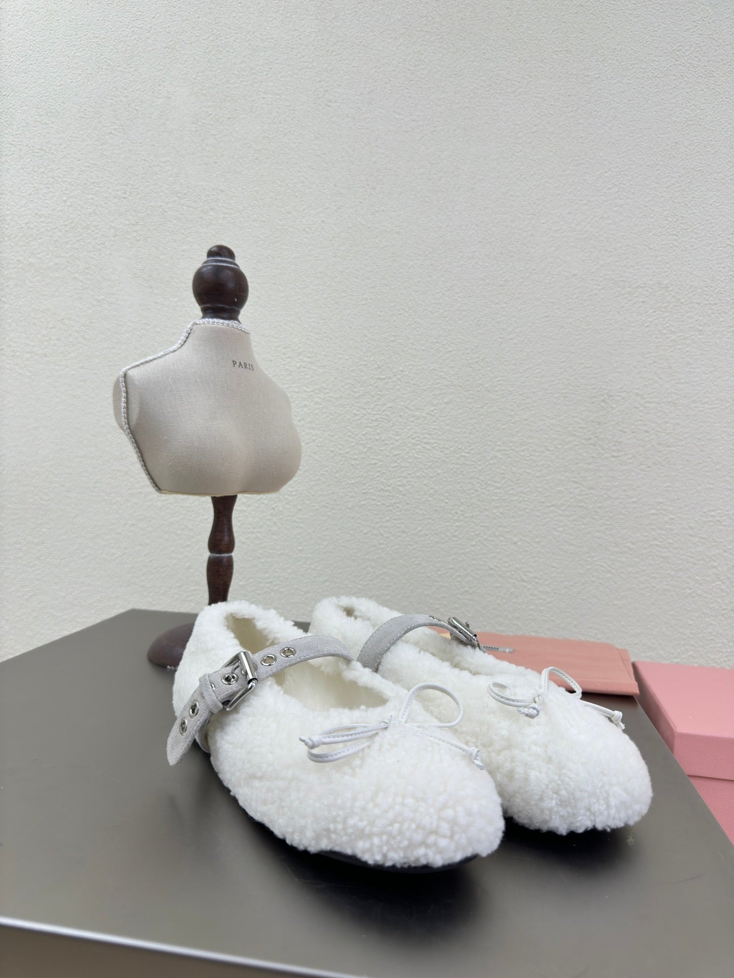SHEARLING BALLET FLAT WHITE WITH SUEDE STRAP - 35