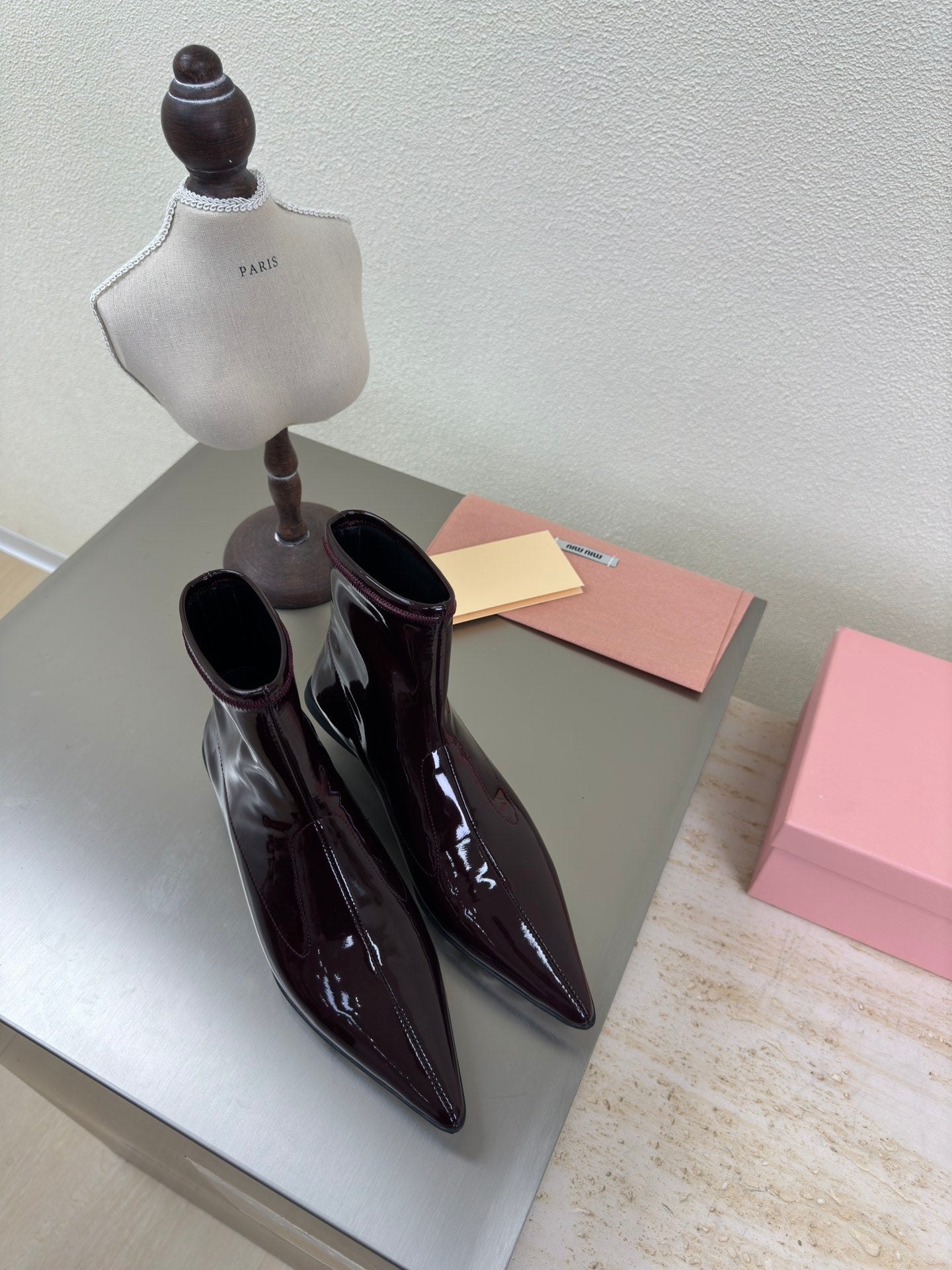 ANKLE POINTED-TOE BOOTS IN MAHOGANY GLOSSY CALFSKIN - 35