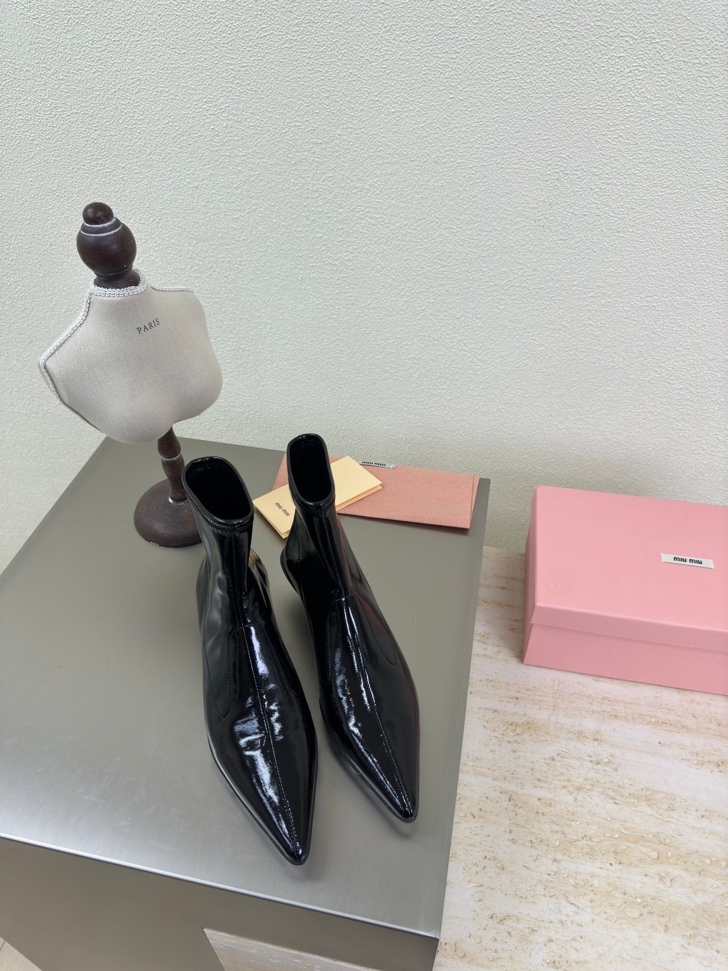 ANKLE POINTED-TOE BOOTS IN BLACK GLOSSY CALFSKIN - 35