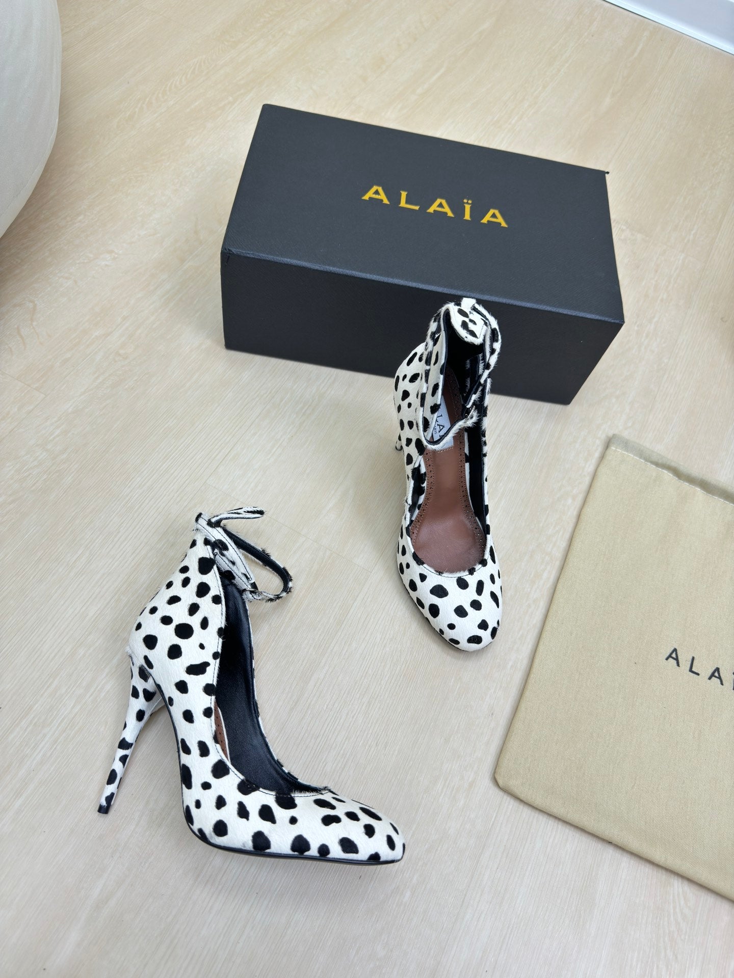 DECOLLETE PUMPS IN BLACK MIX WHITE DOTS HAIRCALF - 34