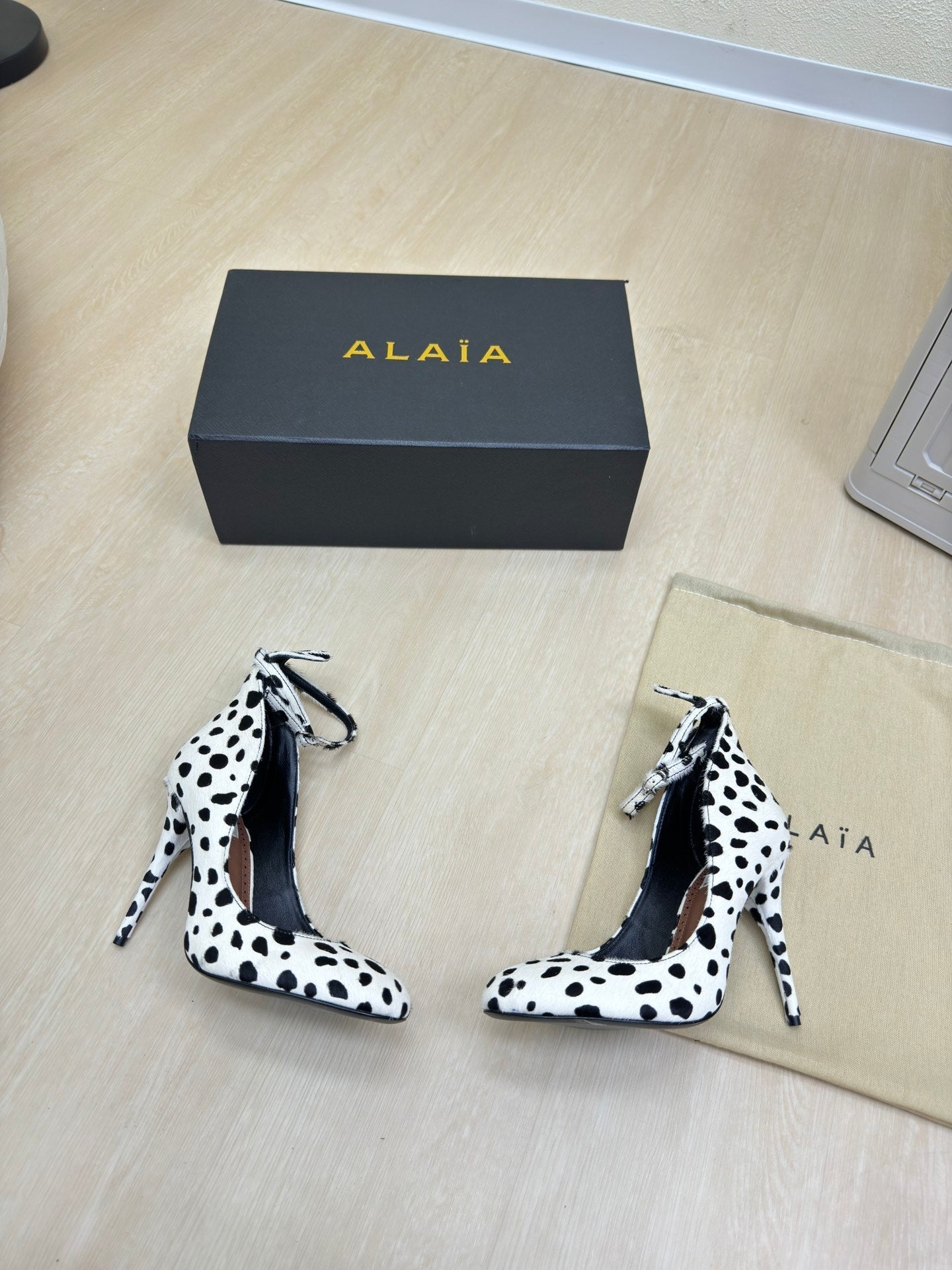 DECOLLETE PUMPS IN BLACK MIX WHITE DOTS HAIRCALF - 34