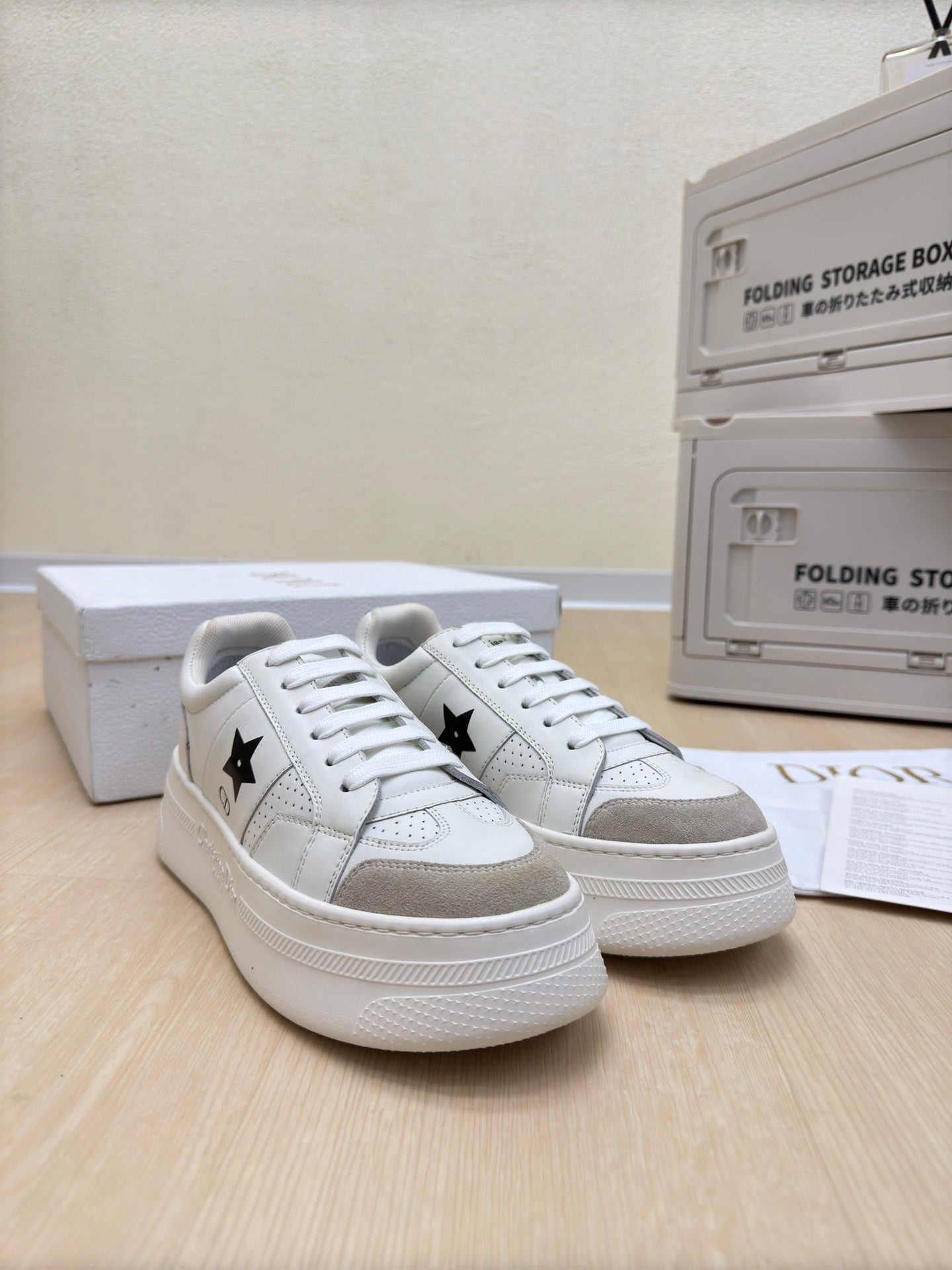 BLACK STAR PLATFORM SNEAKER IN WHITE CALFSKIN AND SUEDE - 35