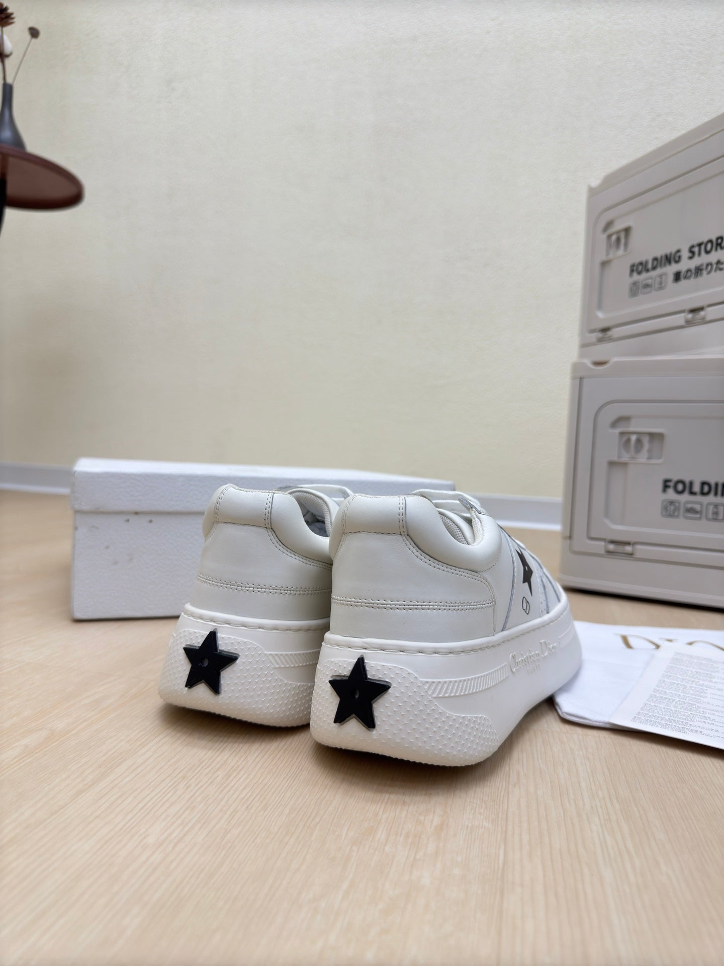 BLACK STAR PLATFORM SNEAKER IN WHITE CALFSKIN AND SUEDE - 35